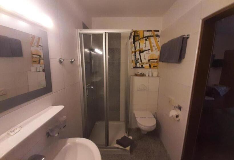 标准间带阳台, Katharina Die Kleine