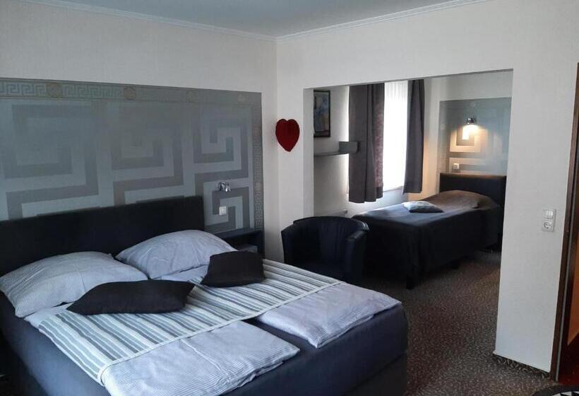 标准三人间, Katharina Die Kleine