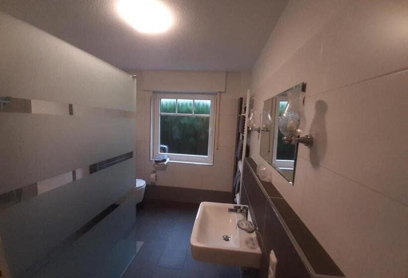 标准间, Katharina Die Kleine