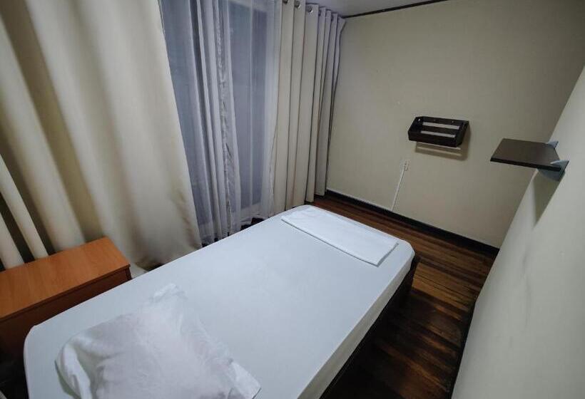 سوییت جونیور, Casa Escalante Hostel