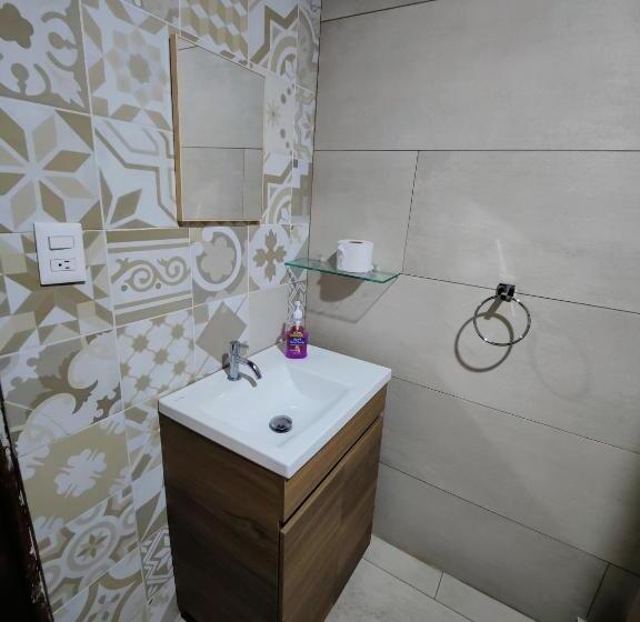 سوییت جونیور, Casa Escalante Hostel