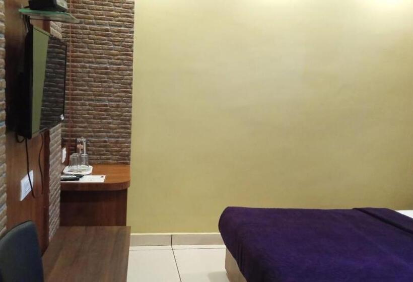 Deluxe Trippelrum, Bharati