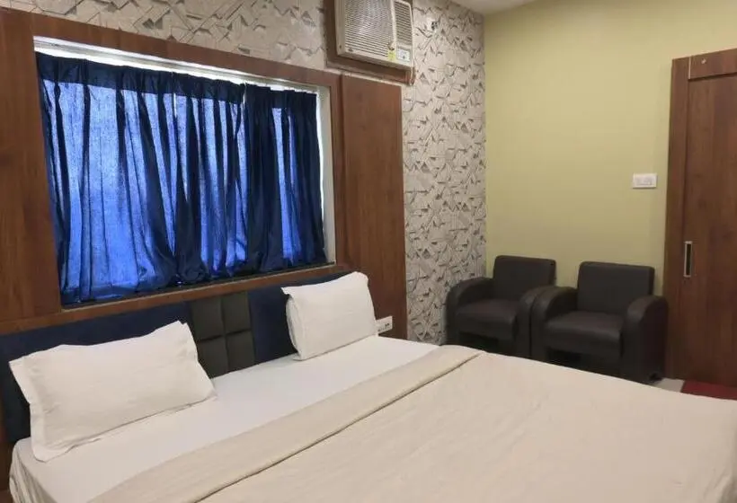 Deluxe Kolmen Hengen Huone, Bharati