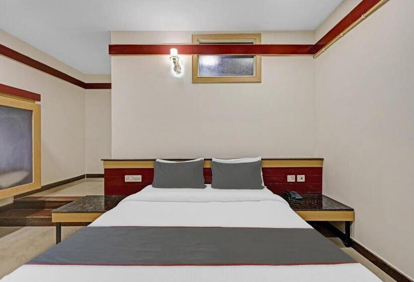 اتاق کلاسیک سه تخته, Collection O Sri Sai Ram Suites