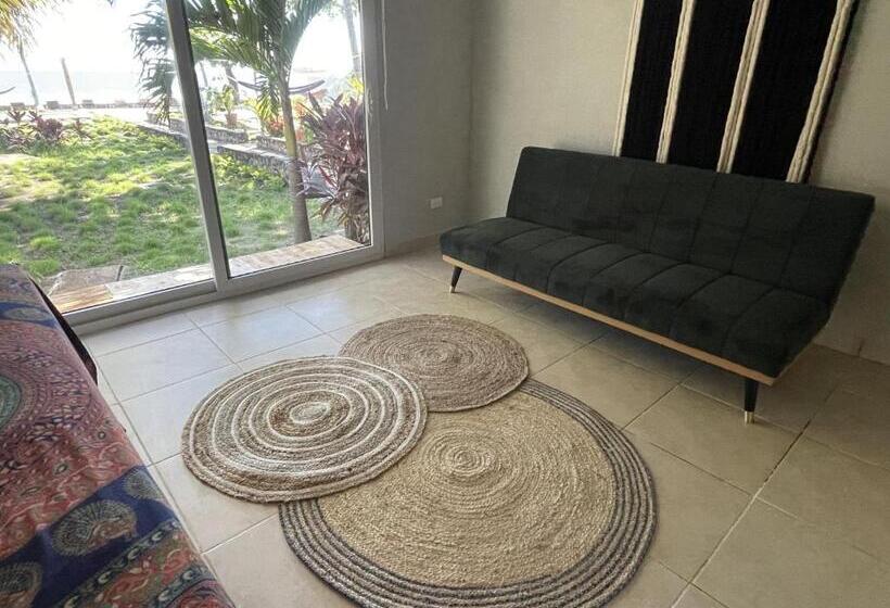 带海景的标准工作室, Looking2good