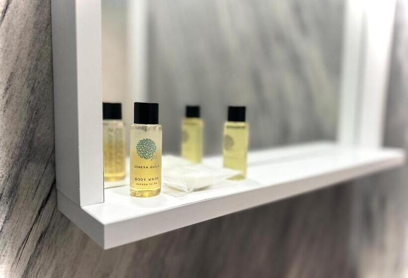 חדר סטנדרט, Tirana Square