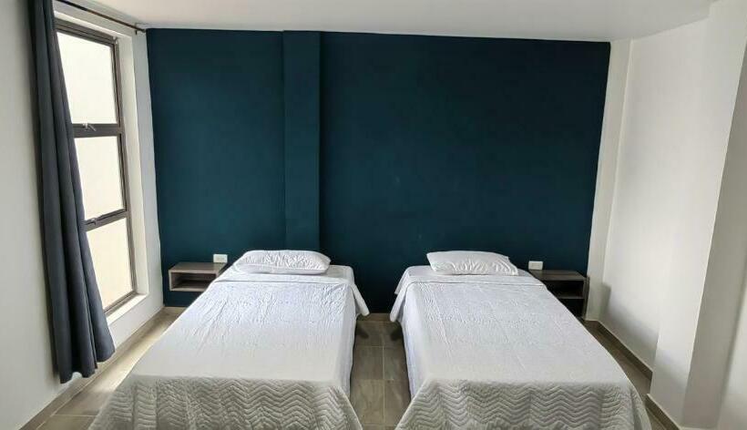 标准间, Work Space Hostal