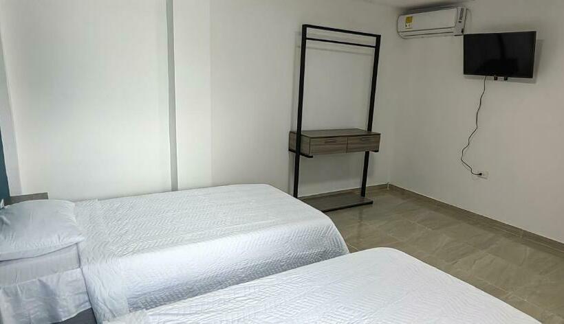 标准间, Work Space Hostal