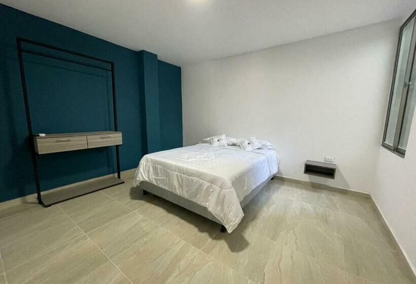 标准间, Work Space Hostal