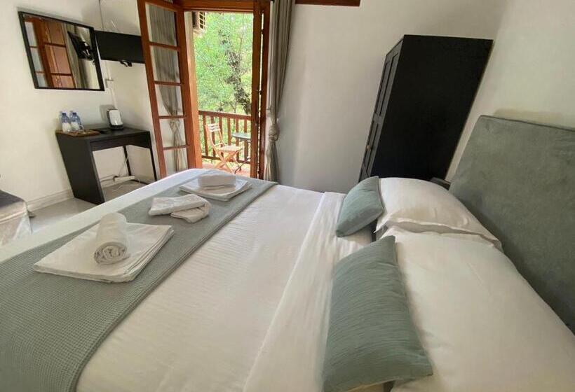 غرفة ديلوكس, Galinicafe22 Suites