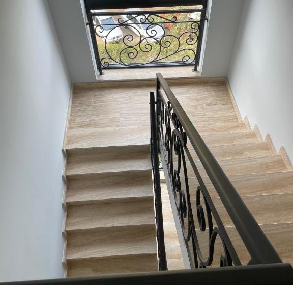 آپارتمان 1 خوابه با چشم‌انداز, Dino Panorama Gallery And Library Zlatibor