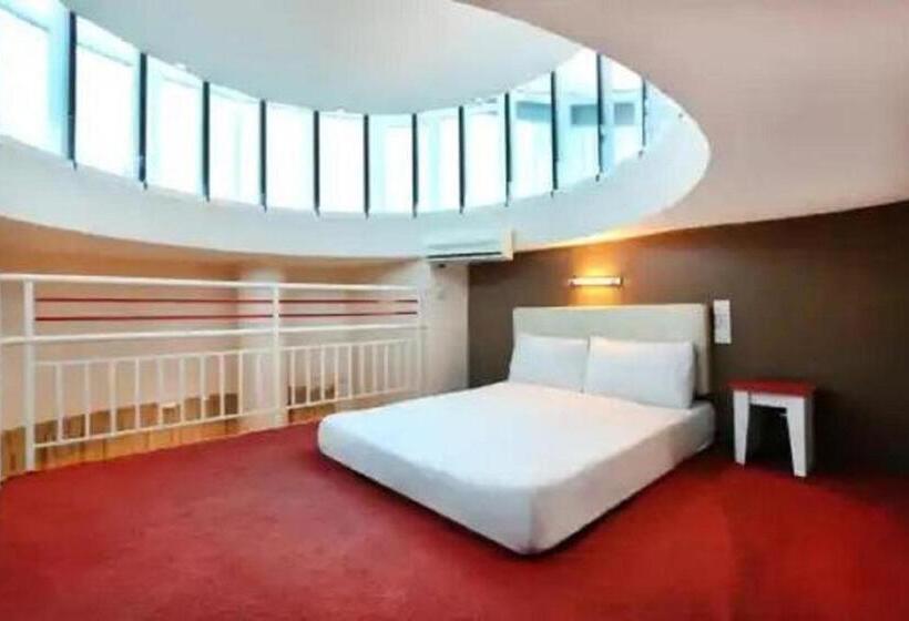 标准间, Swing And Pillows At Pj Kd