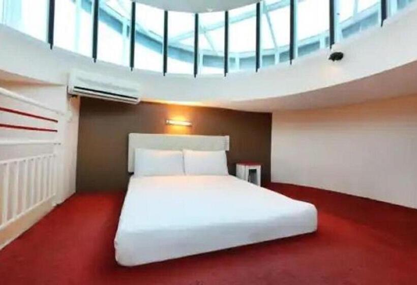 标准间, Swing And Pillows At Pj Kd