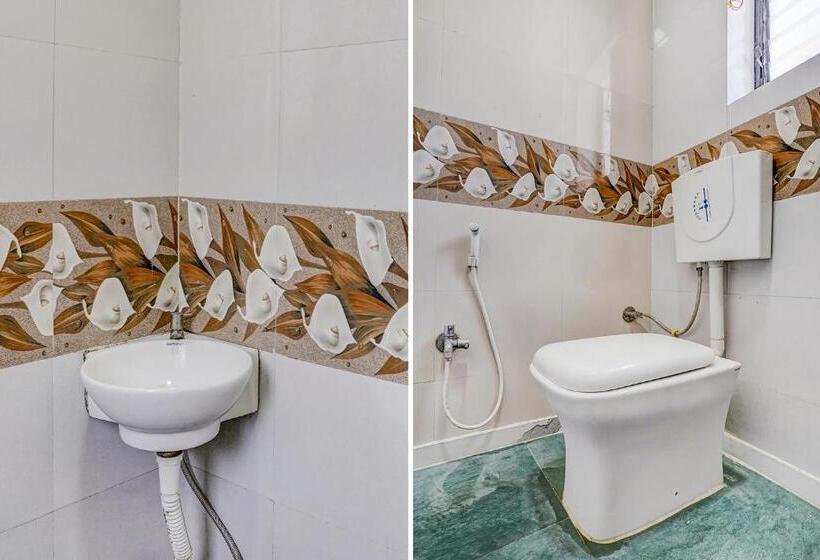 デラックスルーム, Fabexpress Sai Lodging I   Nr Nashik Railway Station