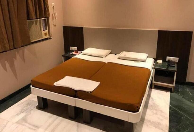 Номер Deluxe, Ramakrishna International