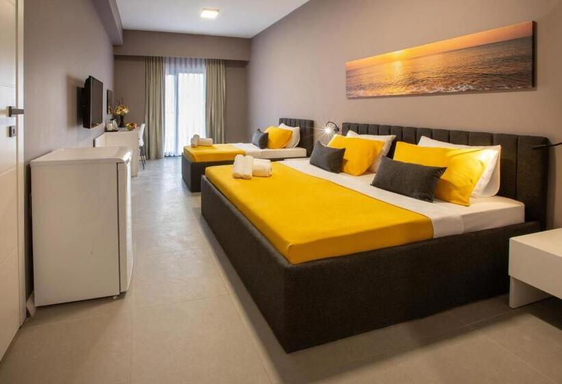 סוויטת 2 חדרי שינה, First Joy