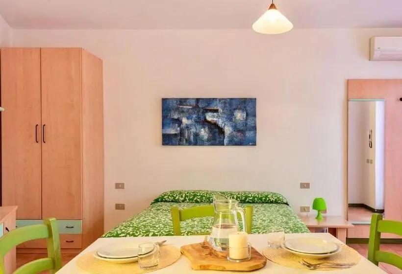 スタンダードスタジオ, Apartments In Santa Teresa Di Gallura