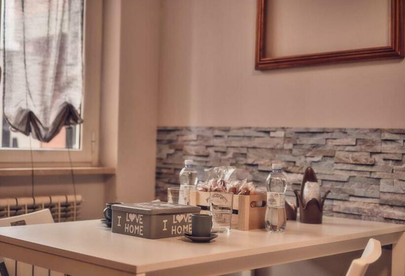 חדר דלוקס, Travelershome Ciampino 170 Station Street