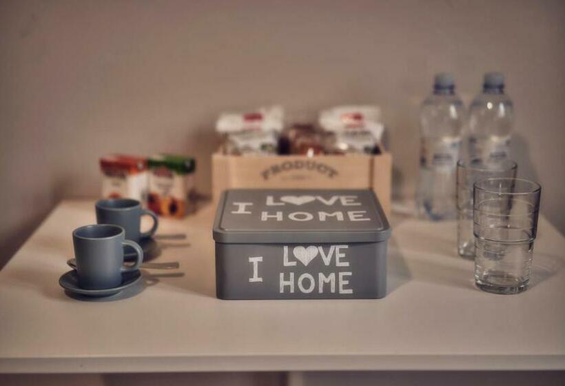 חדר דלוקס, Travelershome Ciampino 170 Station Street