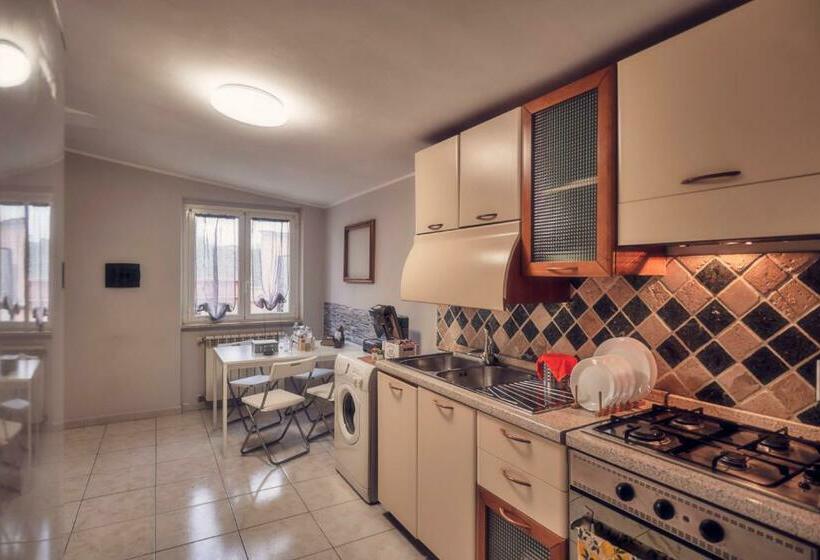 חדר דלוקס, Travelershome Ciampino 170 Station Street