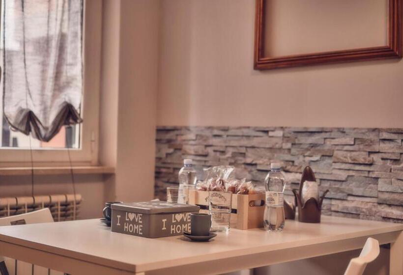 Standard room with outdoor bath, Travelershome Ciampino 170 Station Street