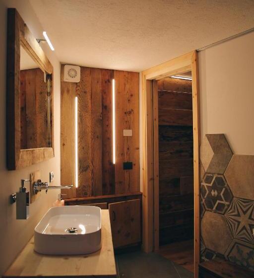 غرفة قياسية رباعية, Maison Farinet