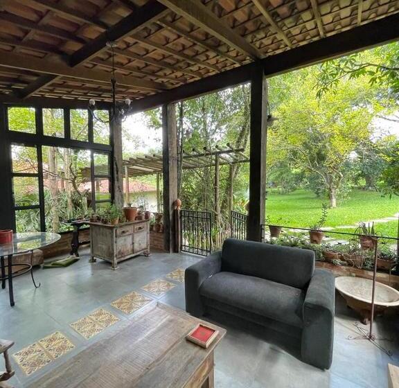 带大床的套房, Pousada Flor De íris