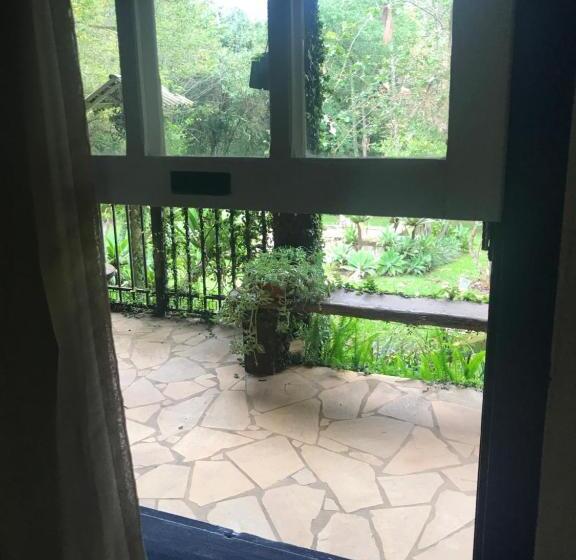 带大床的套房, Pousada Flor De íris