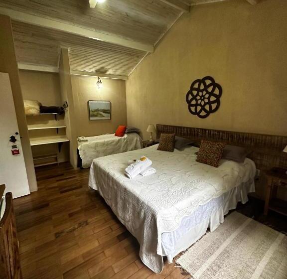 带大床的套房, Pousada Flor De íris