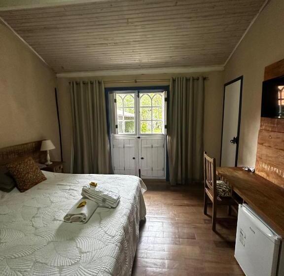 带大床的套房, Pousada Flor De íris