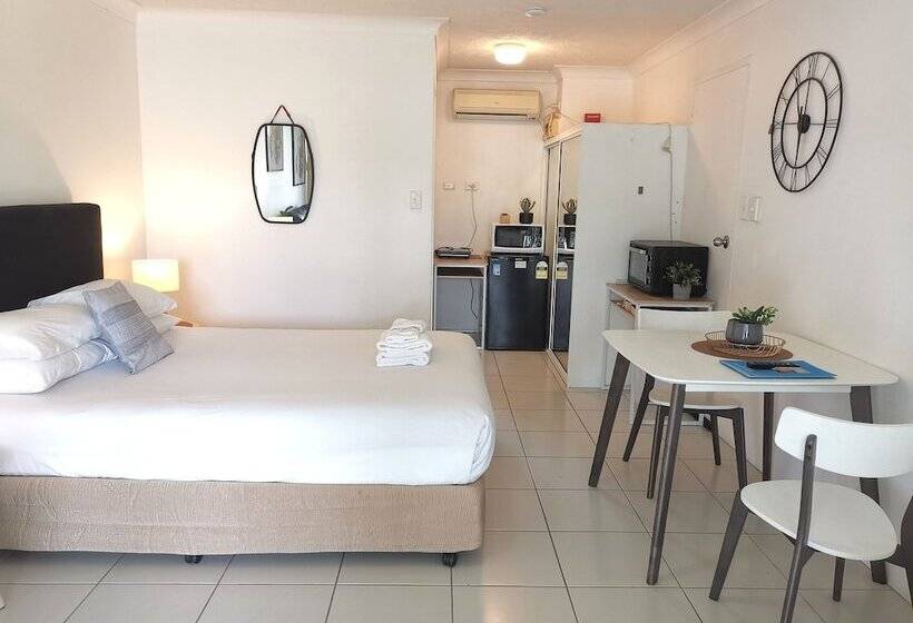 标准工作室, Bay Of Palms