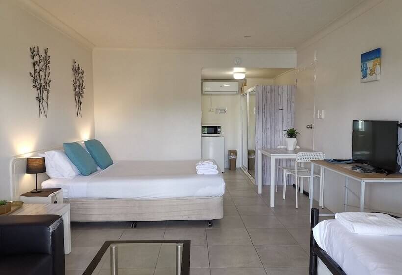 标准工作室, Bay Of Palms