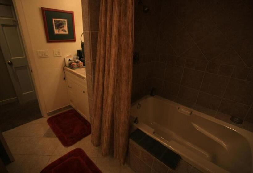 סוויטת דלוקס נוף לים, Black Bear Inn