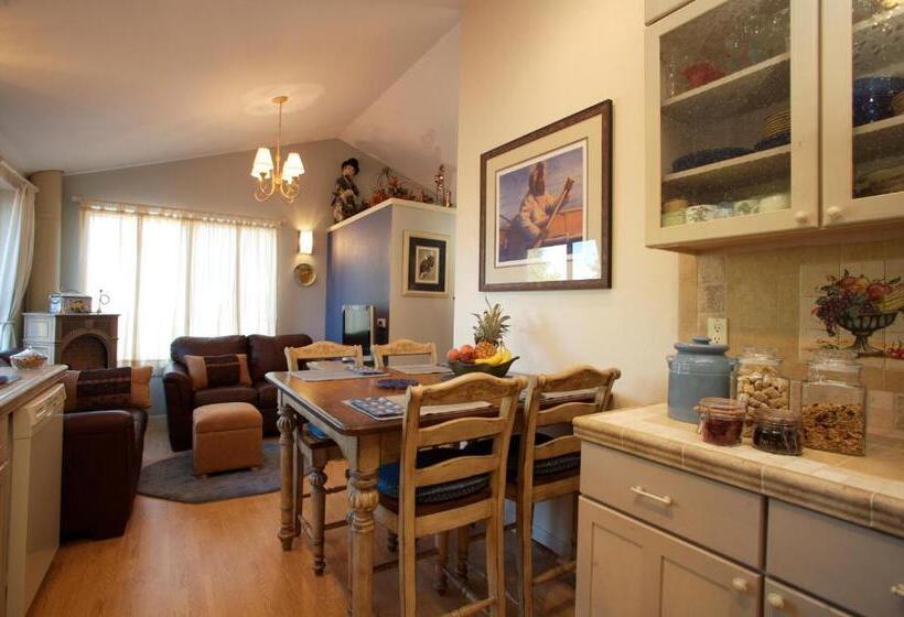 דירת חדר נוף לים, Black Bear Inn