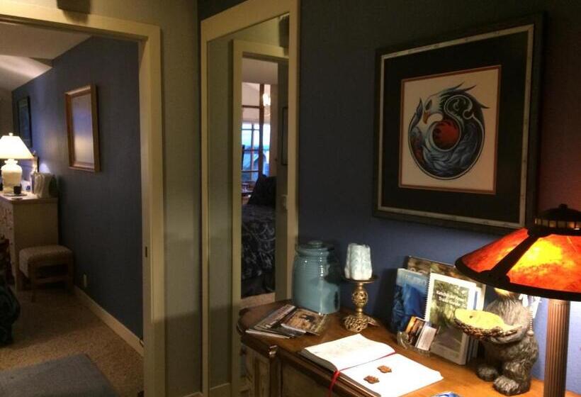 דירת חדר נוף לים, Black Bear Inn