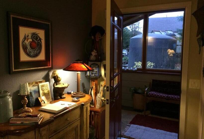 דירת חדר נוף לים, Black Bear Inn