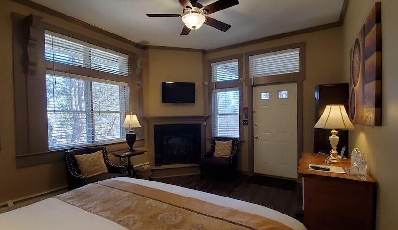 スタンダードルーム, Blackberry Inn