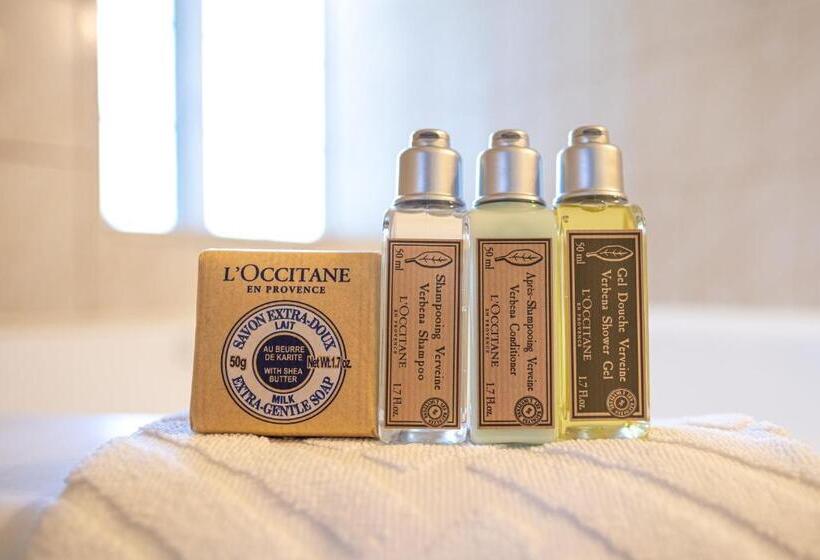 جناح إدارى, Mirabelle Inn & Restaurant