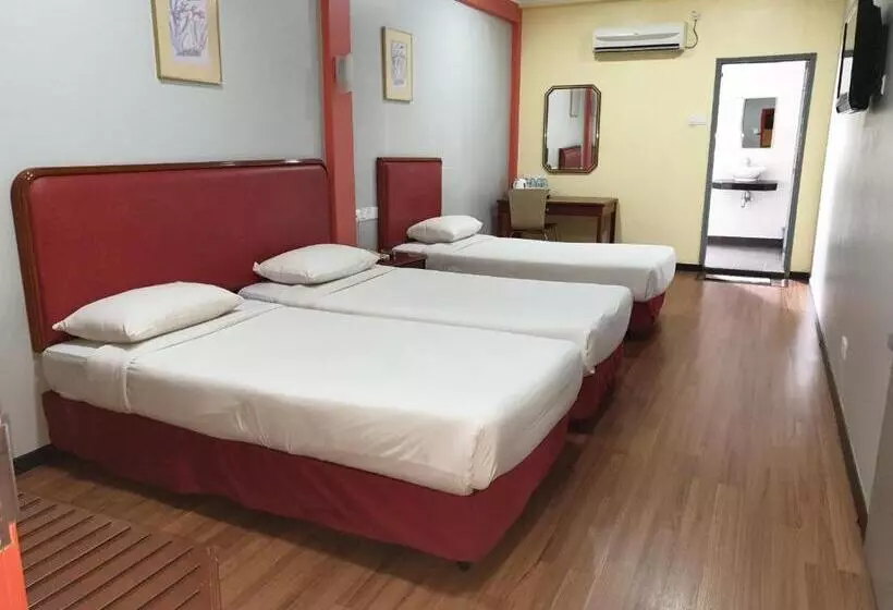 اتاق پریمیوم سه تخته, Classic Hotel Kuantan
