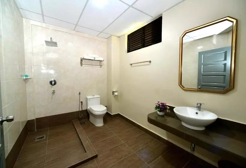 اتاق 4 خوابه, Classic Hotel Kuantan