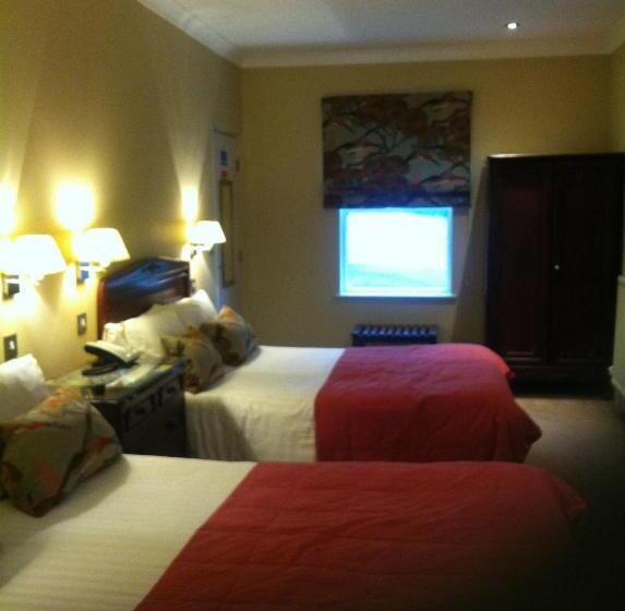 غرفة عائلية, Eslington Villa