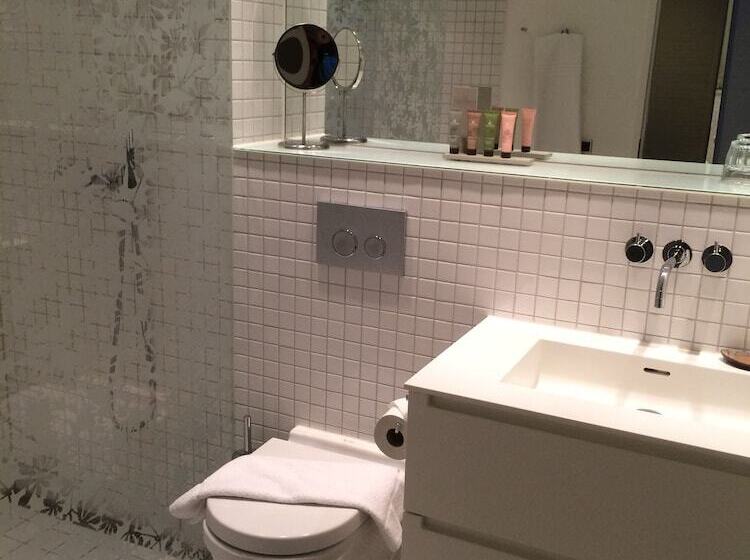 스탠다드 트리플 룸, Frederik Vi S