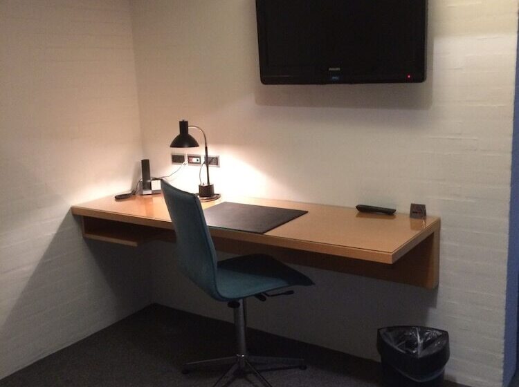 스탠다드 트리플 룸, Frederik Vi S