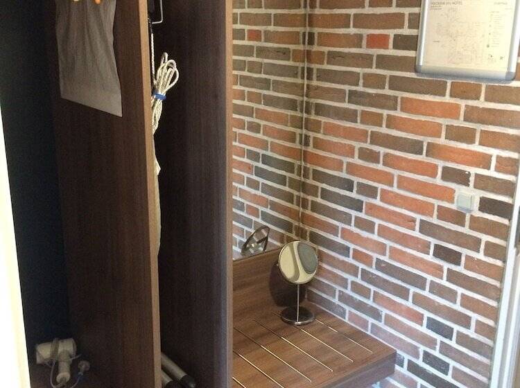 스탠다드 룸, Frederik Vi S