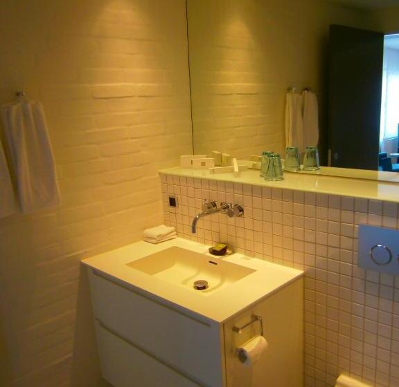 스탠다드 트리플 룸, Frederik Vi S