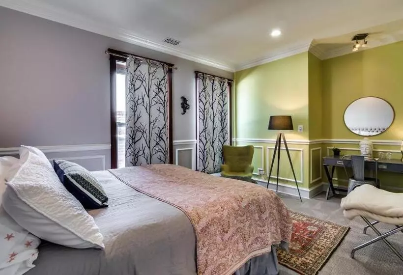 Standard-huone, Ruby Room