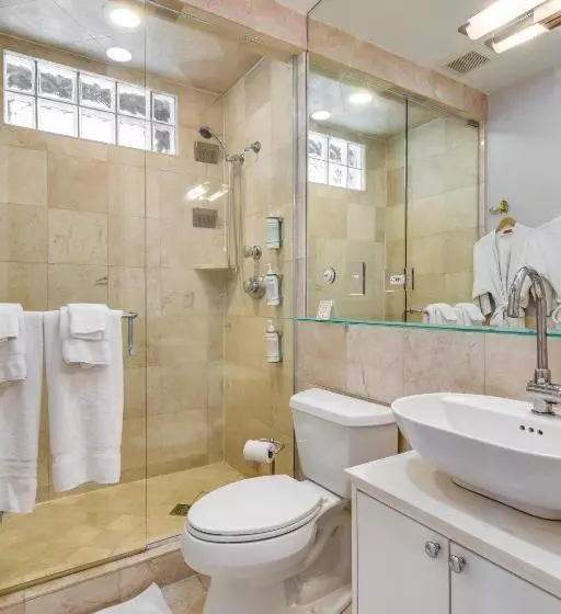 Deluxe-huone, Ruby Room