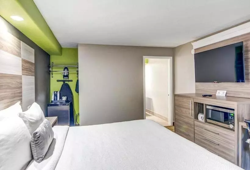 身障者適用キングサイズベッドルーム, Seabreeze Inn Fort Walton