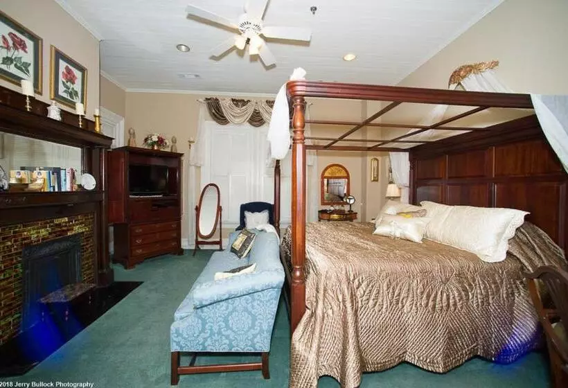 スイート, Page House Bed And Breakfast