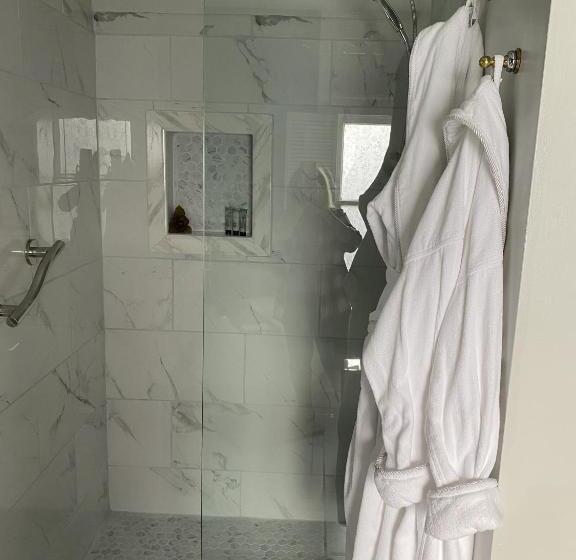 스위트, Page House Bed And Breakfast